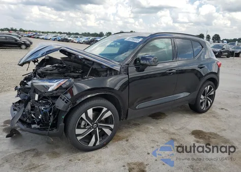 2023 Volvo Xc40 Plus z USA, uszkodzony, nr VIN YV4L12UW7P2066772